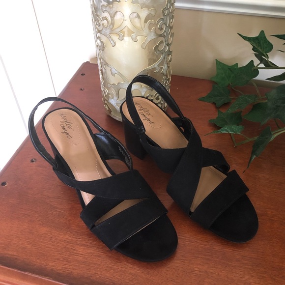 Dexflex Comfort Shoes 2 For 10suede Like Black Low Heel Sandals